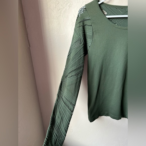 Fabletics Isabella Seamless Long-Sleeve Top | S - Picture 7 of 7